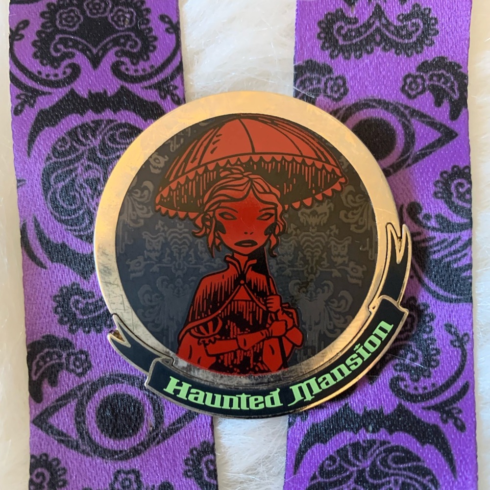 Disney Haunted Mansion Glow in The Dark Mystery Pin - Tightrope Walker NEW 2019